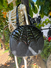 Load image into Gallery viewer, Handcrafted Large Onyx Web Dual Handbag