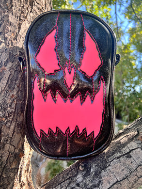 Handcrafted: Side Bag black and Pink
