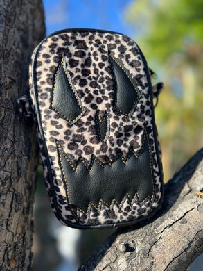 Handcrafted: Side Bag Leopard print and black