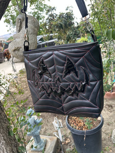 Handcrafted La Araña Bat tote Red