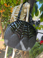 Load image into Gallery viewer, Handcrafted Large Onyx Web Dual Handbag