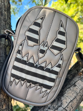 Handcrafted: Side Bag Grey and striped