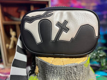 Load image into Gallery viewer, Handcrafted Small graveyard Belt bag : Black and white