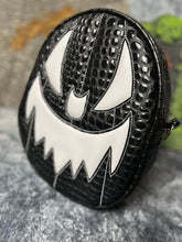 Load image into Gallery viewer, Hand Crafted : Oval Pumpkin Black Croc and White